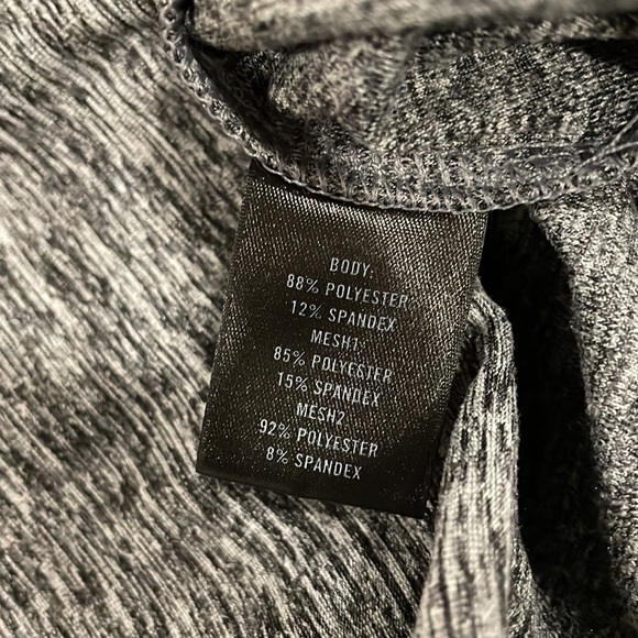 Women’s Gray Crop Leggings - Picture 5 of 6